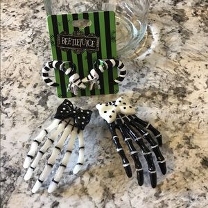 BioWorld BEETLEJUICE Sandworm Earring & hair clips